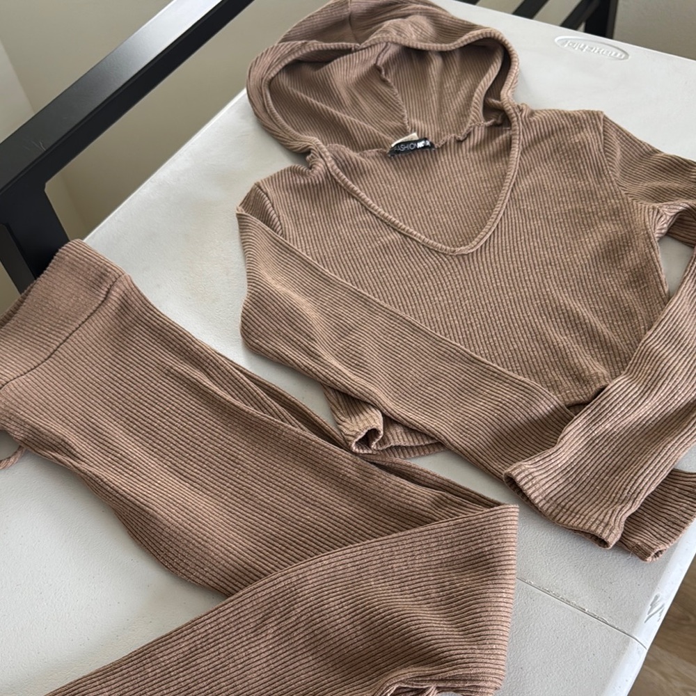 Fashion Nova Brown Ribbed Leggings Set